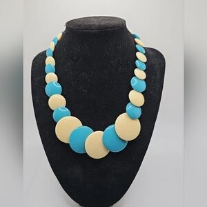 Vtg Turquoise Blue Cream Graduated Acrylic Disc Statement Necklace Y2K